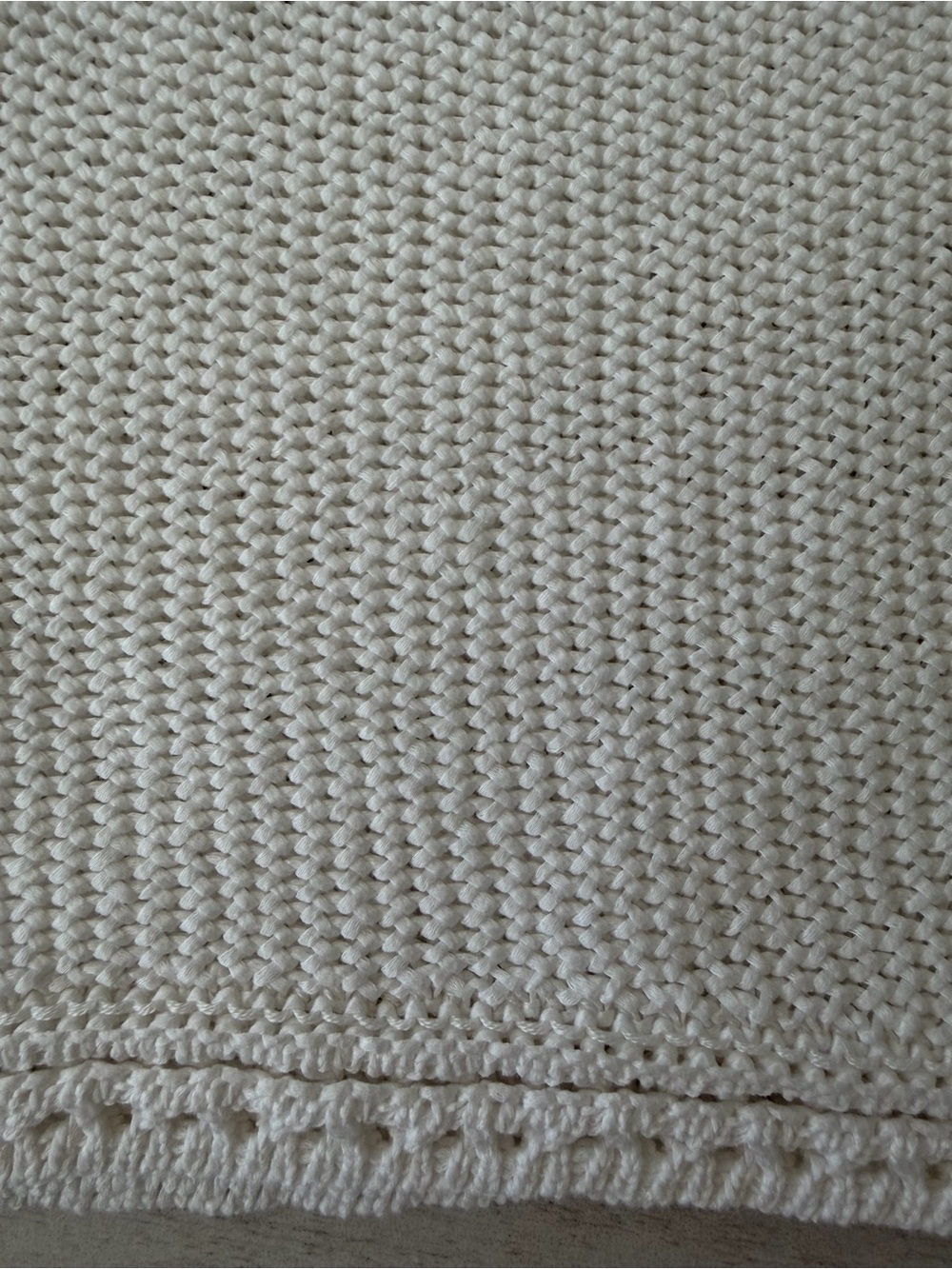 Banana Republic White Cropped Cotton Sweater Tank Size M-L with handmade brooch - Picture 5 of 7